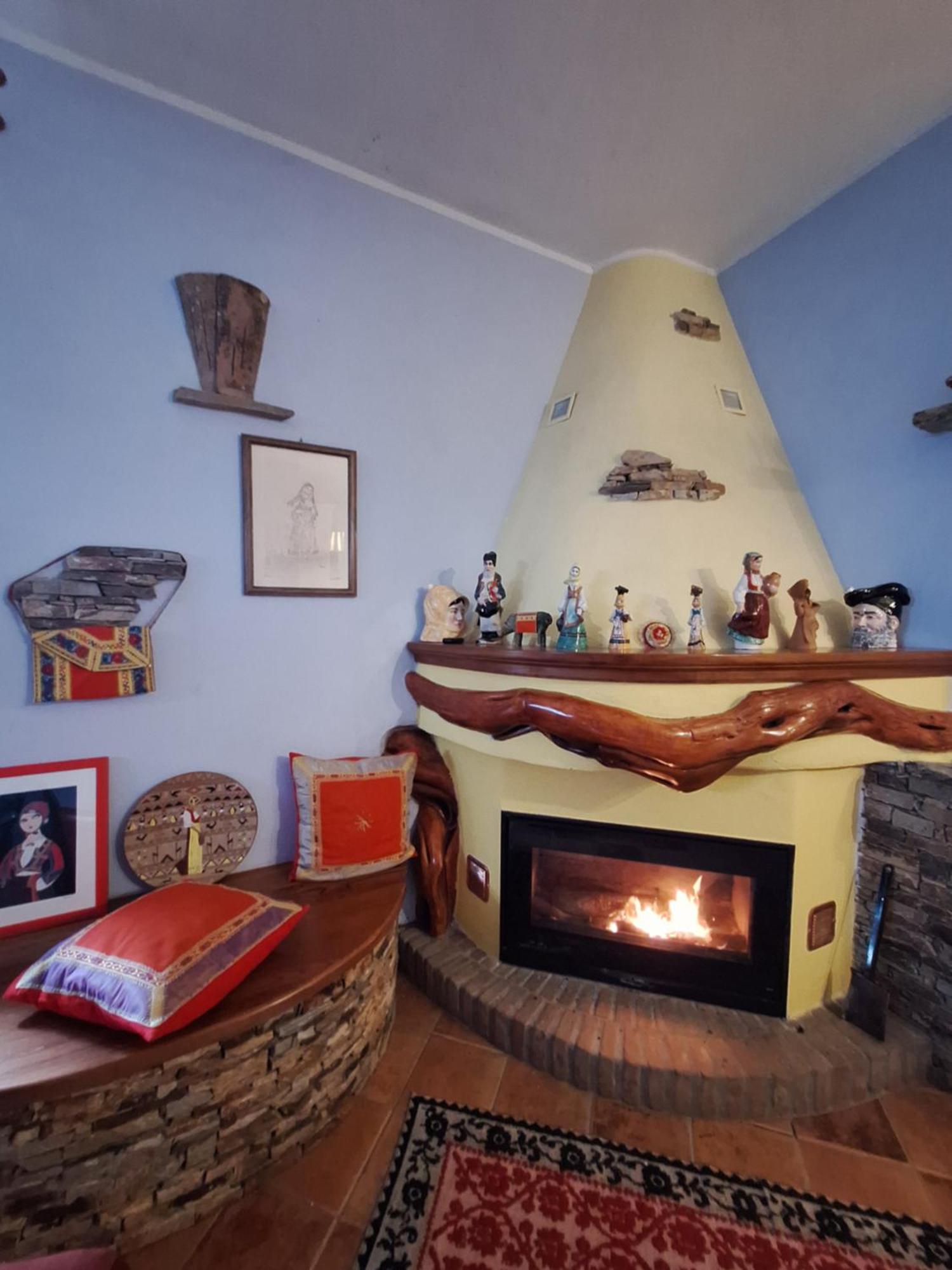 Agrifoglio B&B Con Giardino Aritzo Ngoại thất bức ảnh